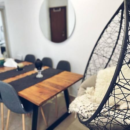 Minimal 3Br Apartment In Атина Екстериор снимка