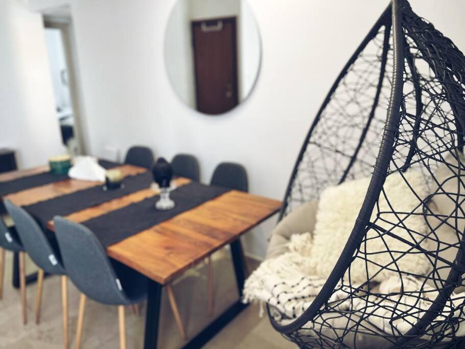 Minimal 3Br Apartment In Атина Екстериор снимка