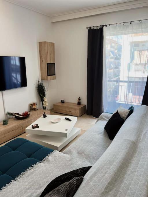 Minimal 3Br Apartment In Атина Екстериор снимка