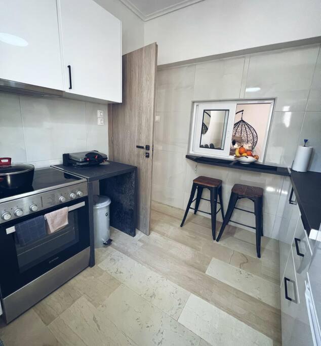 Minimal 3Br Apartment In Атина Екстериор снимка
